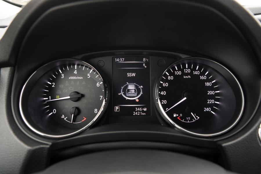 Панель приборов Nissan X-Trail (T32) 2018 года  (CIS) (фото 35 из 40)